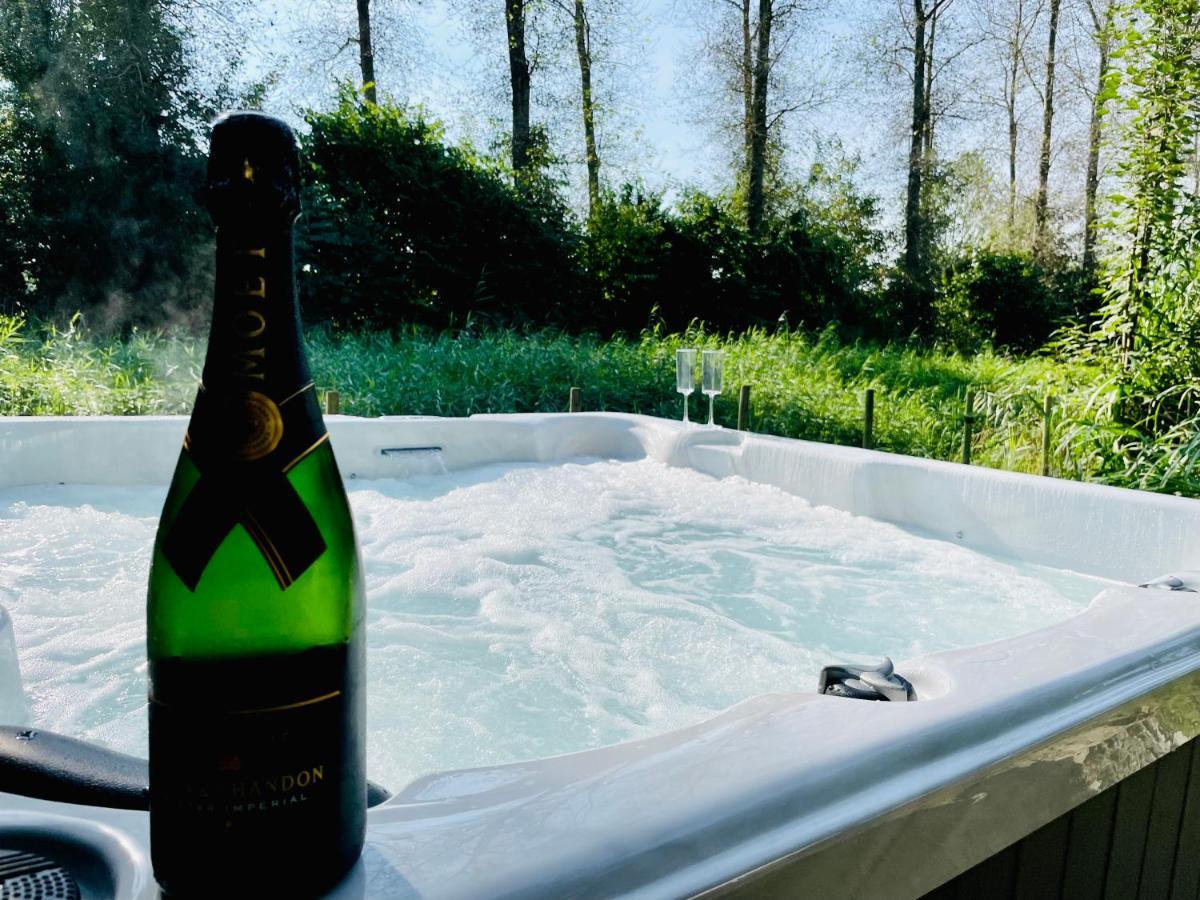 Villa Calma Rust Ruimte Luxe Inclusief Private Jacuzzi Zeewolde Exteriör bild